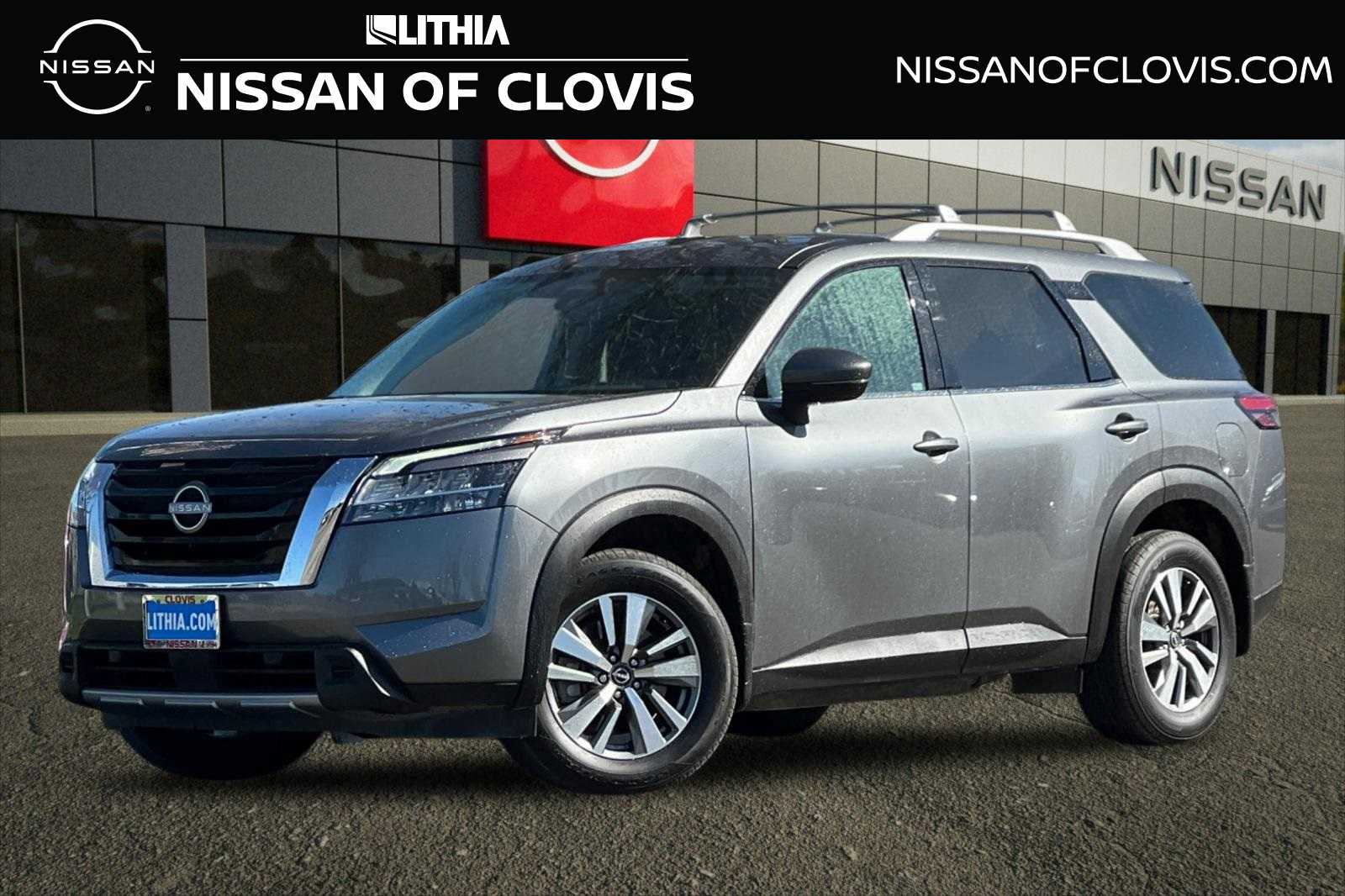 2023 Nissan Pathfinder SL