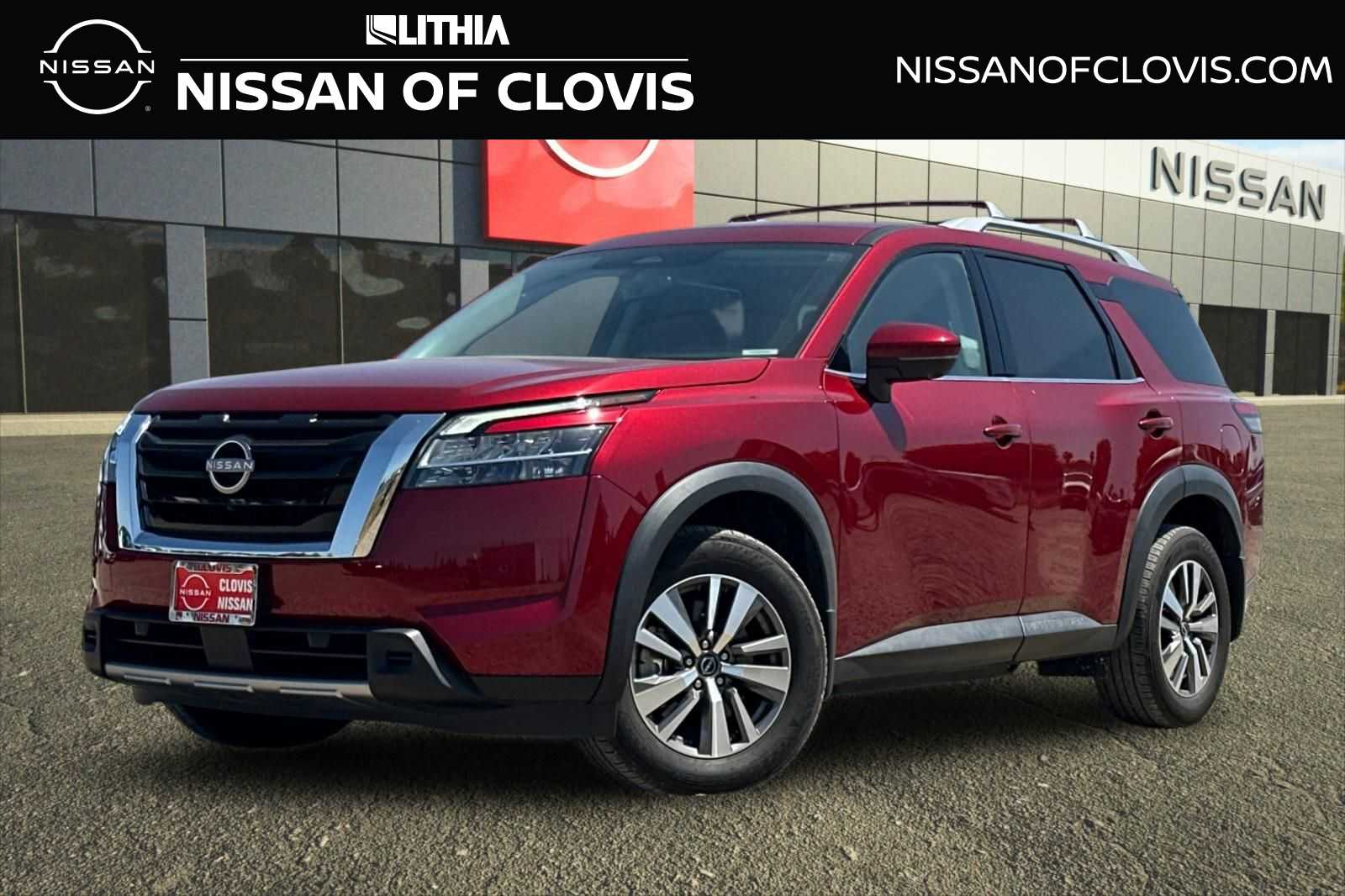 2023 Nissan Pathfinder SL