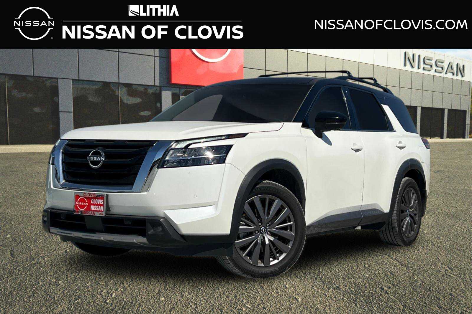 2022 Nissan Pathfinder SL