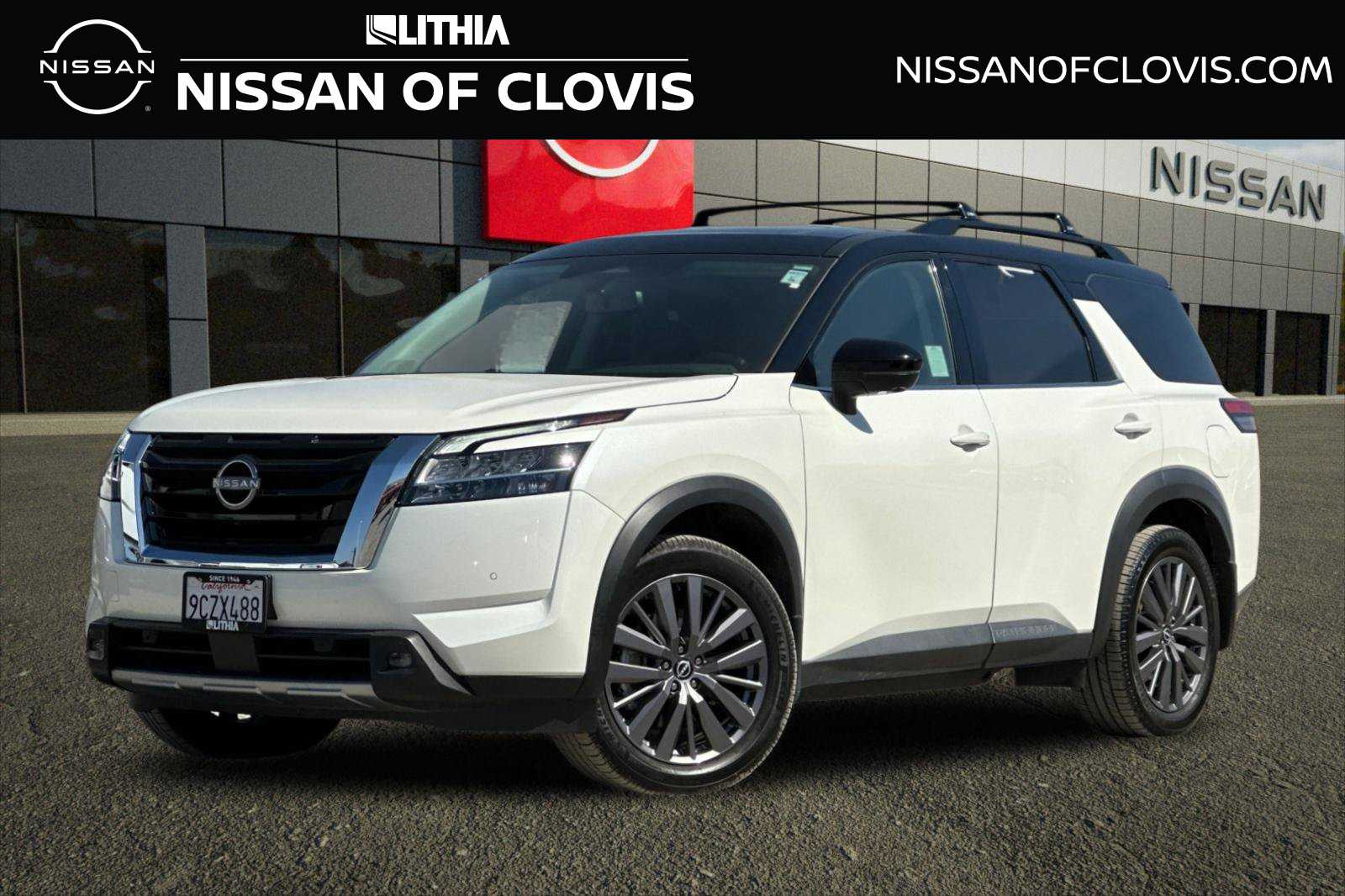 2022 Nissan Pathfinder SL