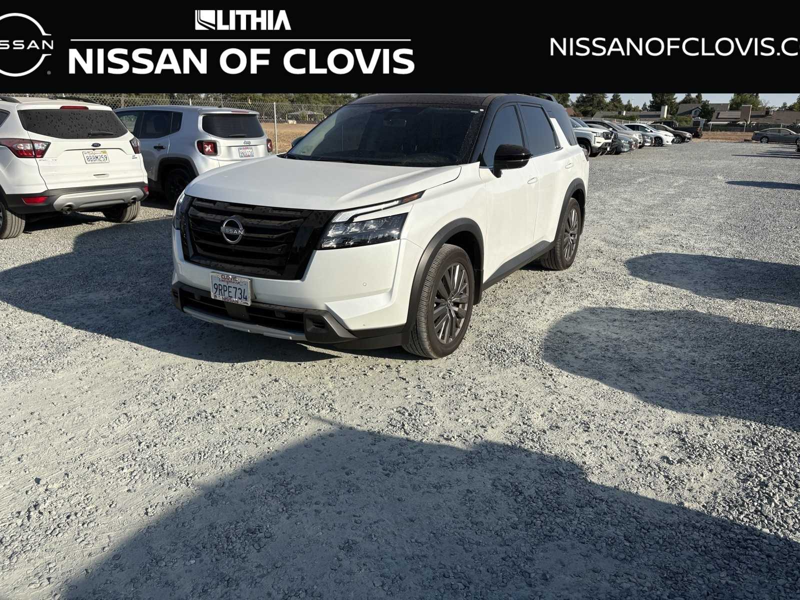 2025 Nissan Pathfinder SL