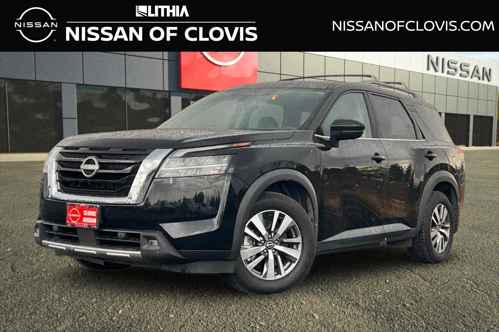 2022 Nissan Pathfinder SL