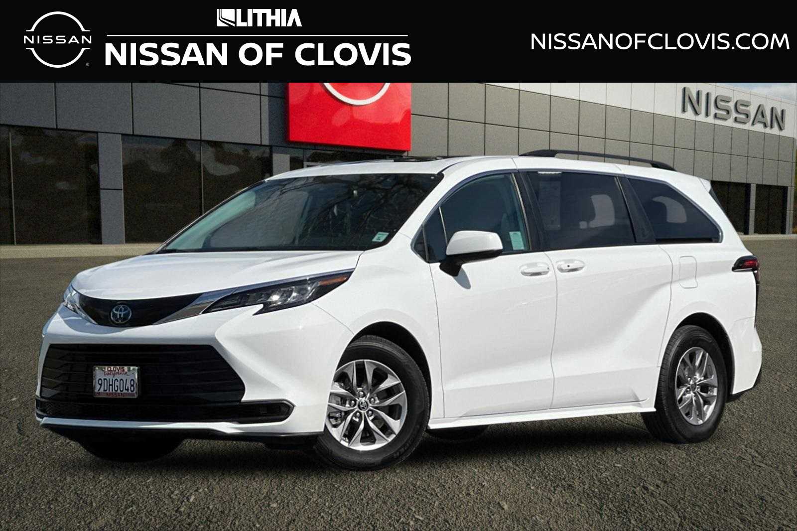 2022 Toyota Sienna LE