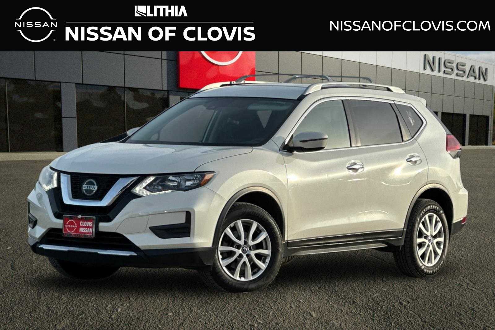 2020 Nissan Rogue SV's photo