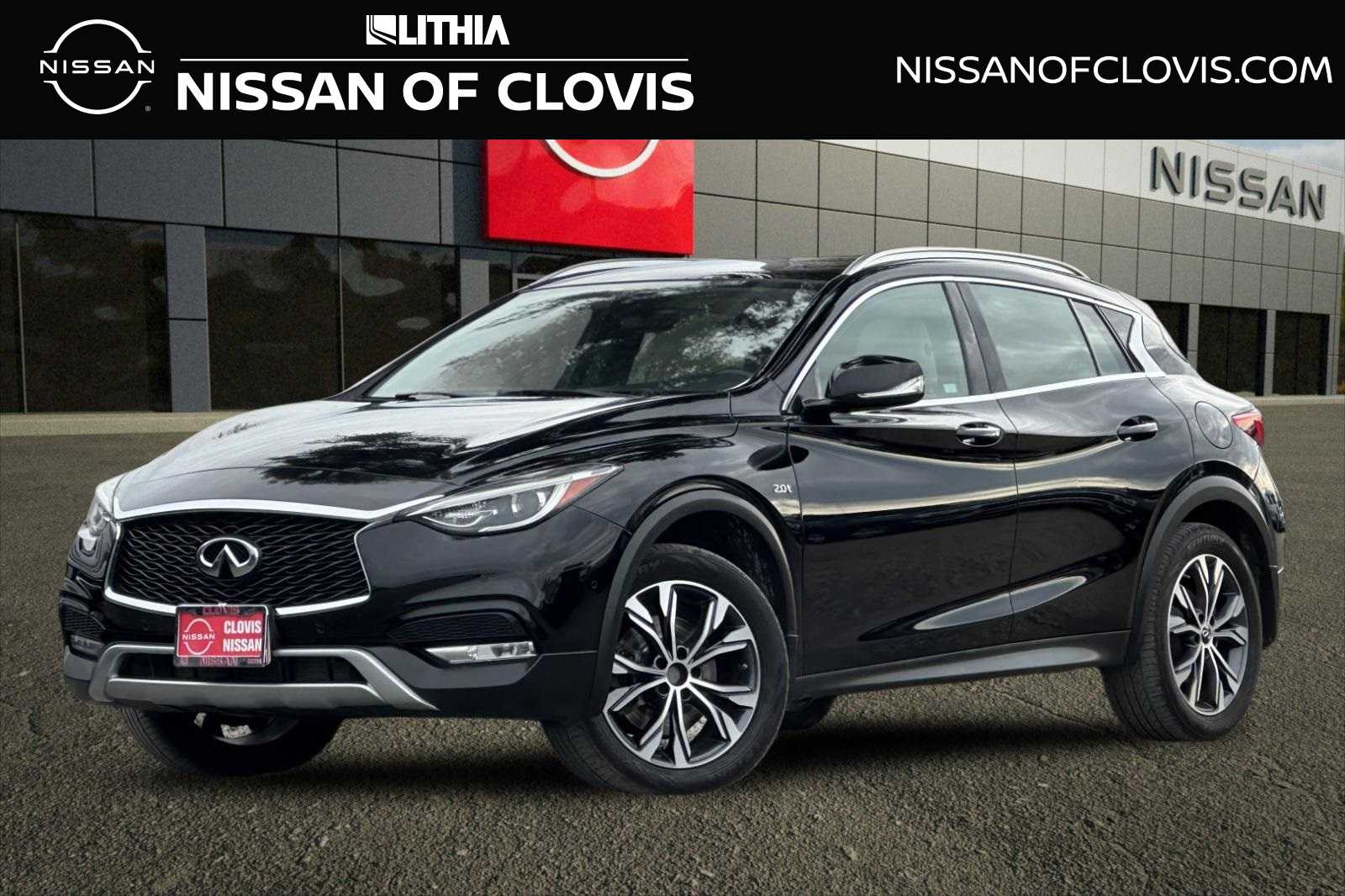 2017 INFINITI QX30 Premium