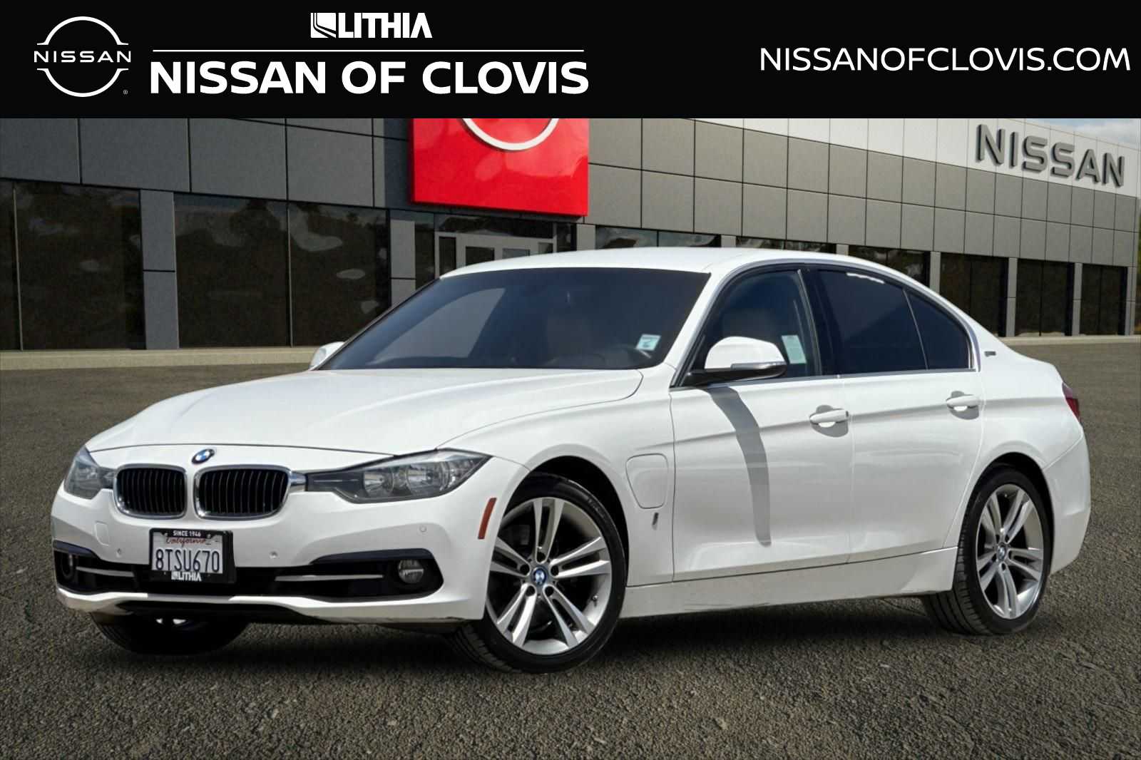 2017 BMW 3 Series 330e iPerformance Sedan's photo
