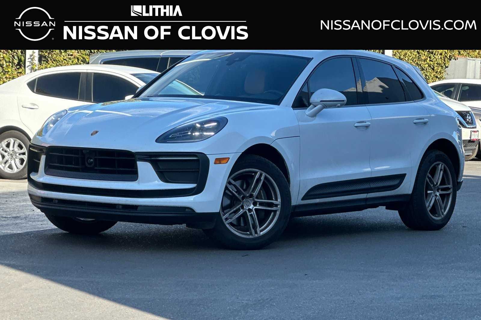 2022 Porsche Macan BASE