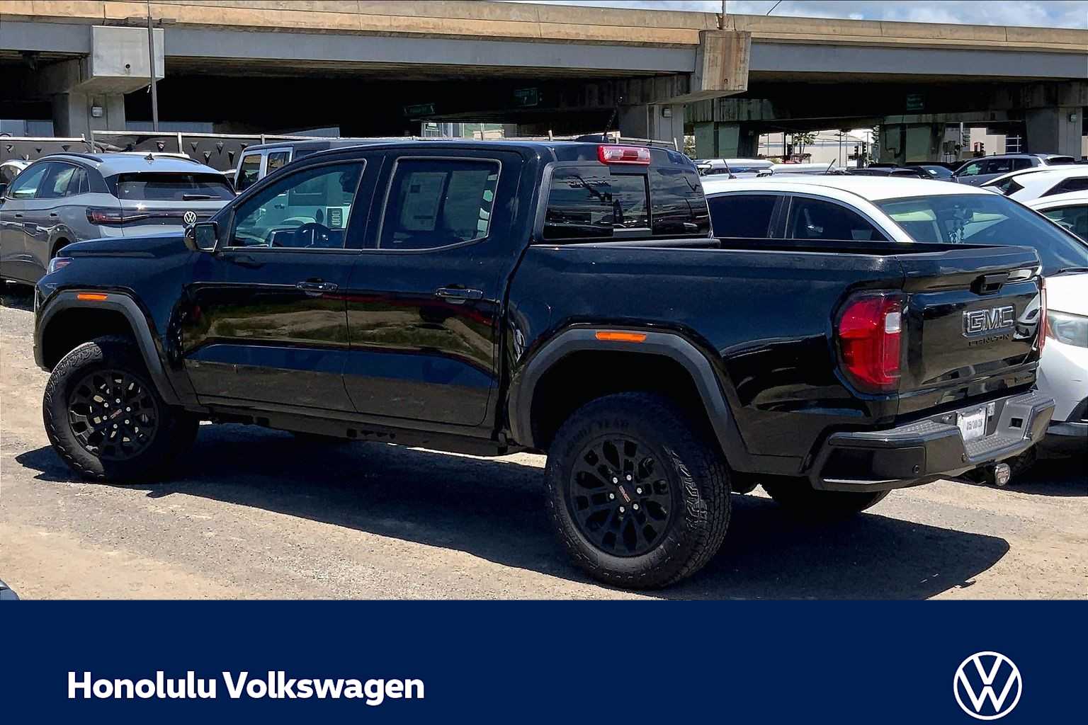 View vehicle photo 4