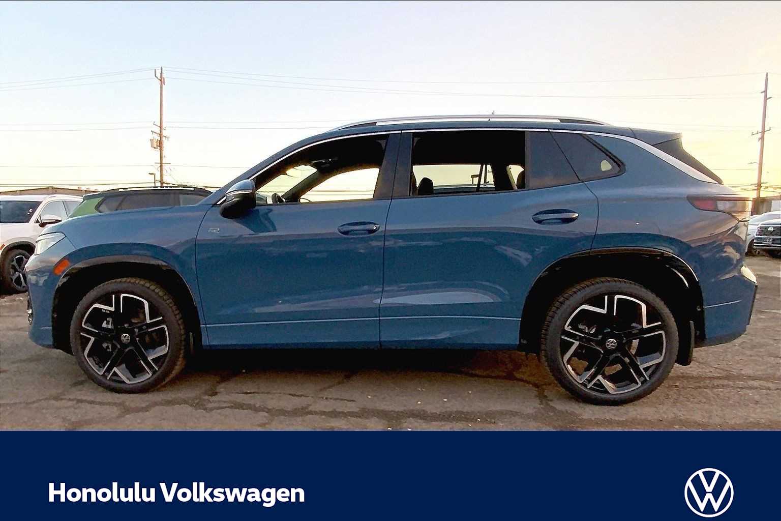 View vehicle photo 3