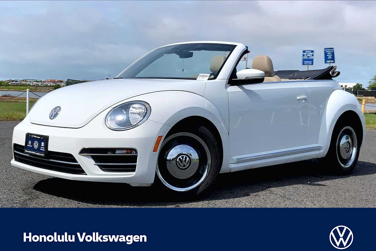 Pure White/Beige Roof 2018 Volkswagen Beetle 2.0T SE Convertible FWD Convertible Front-Wheel Drive 6-Speed Automatic