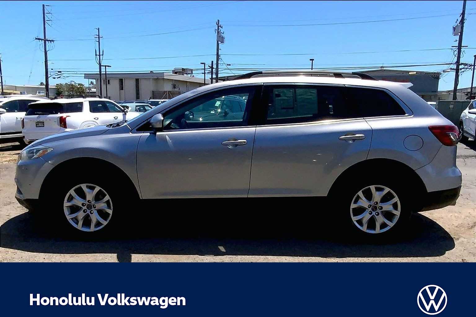 View vehicle photo 4