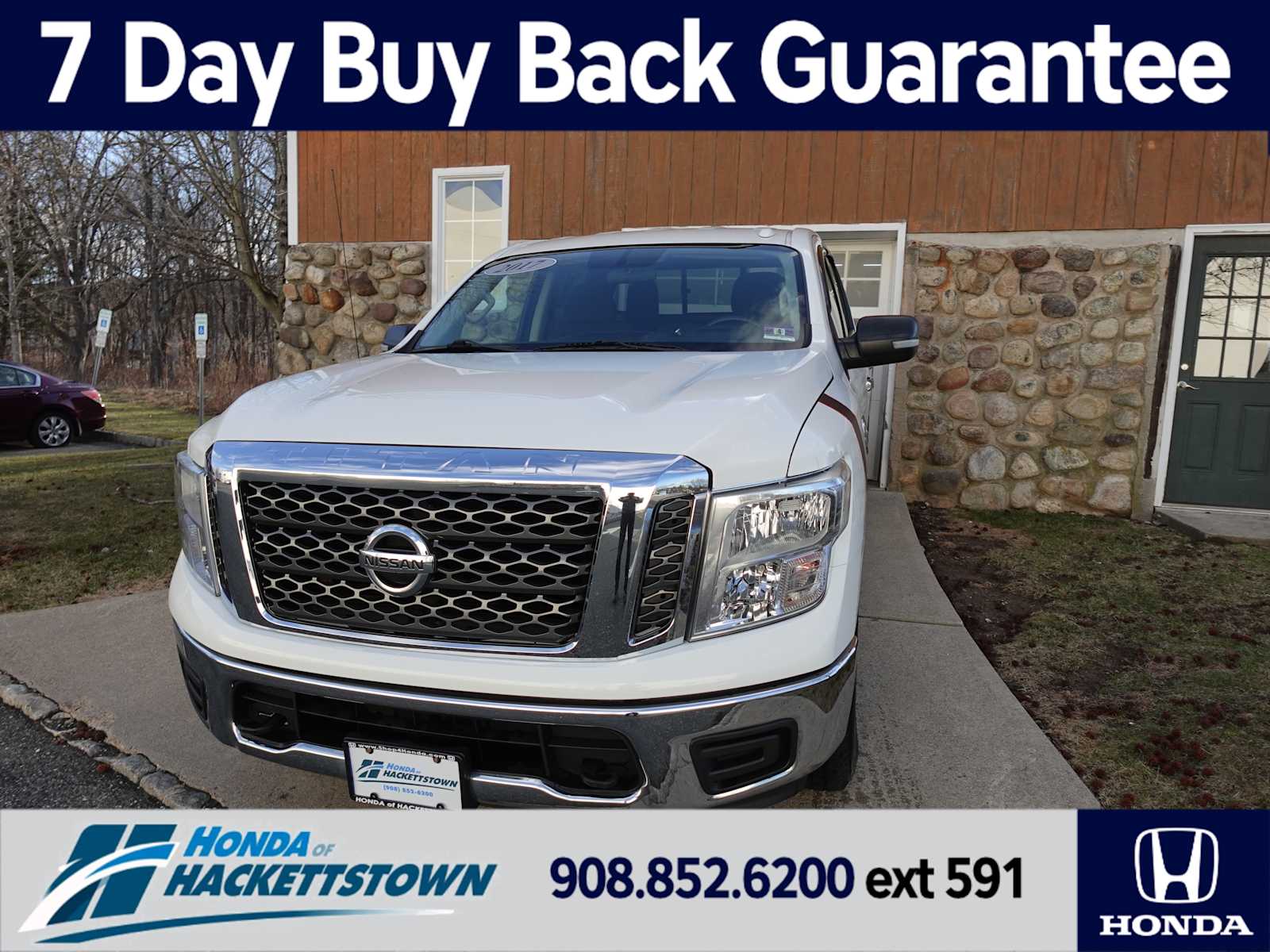 2017 Nissan Titan SV Crew Cab 4WD