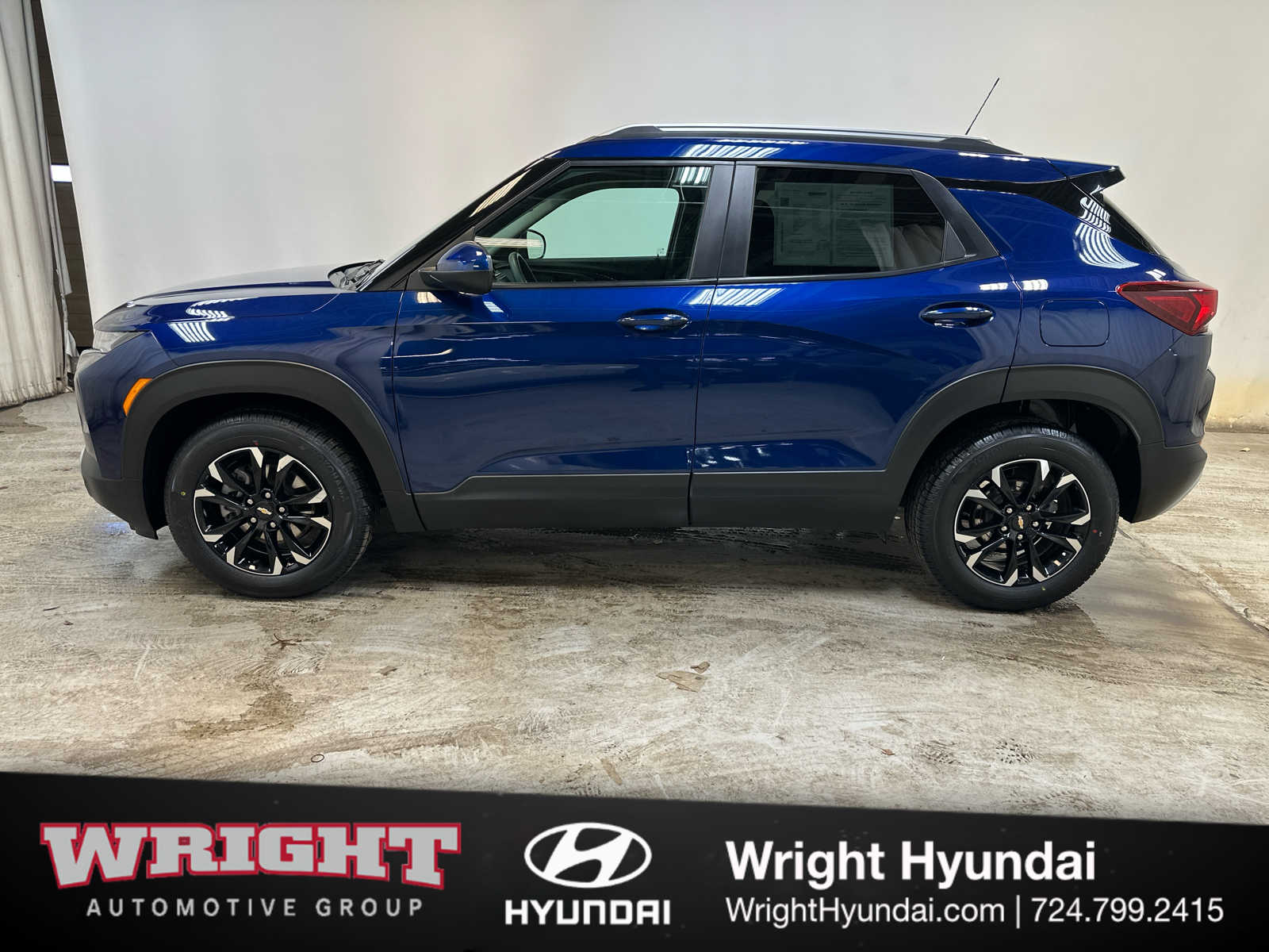 View vehicle photo 7