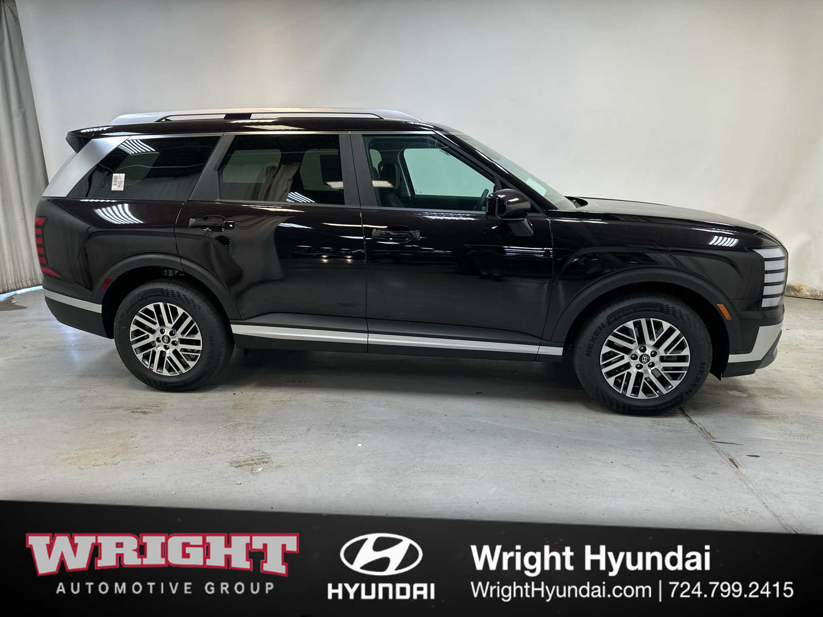 View vehicle photo 7