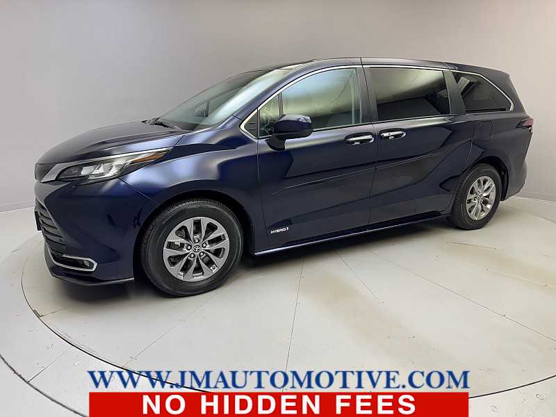 2021 Toyota Sienna XLE 7-Passenger AWD