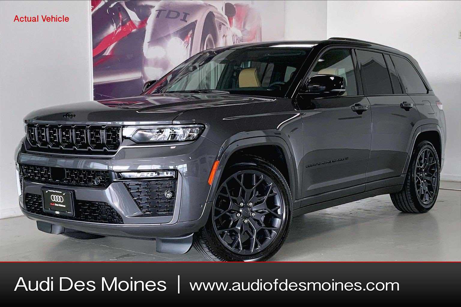 Baltic Gray Metallic Clearcoat 2026 Jeep Grand Cherokee SUV / Crossover Four-Wheel Drive 8-Speed Automatic