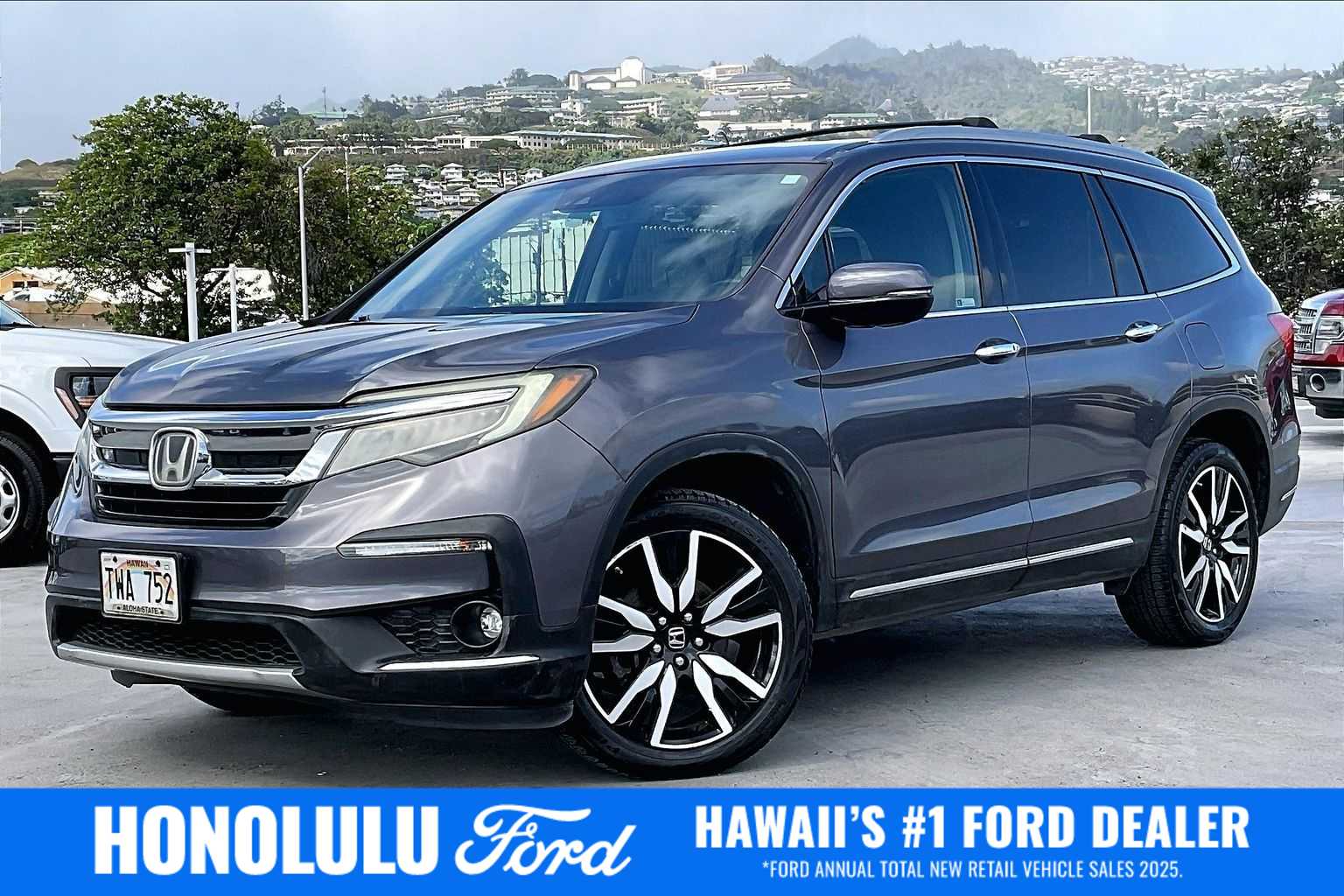 Gray (Modern Steel Metallic) 2019 Honda Pilot SUV / Crossover All-Wheel Drive 9-Speed Automatic