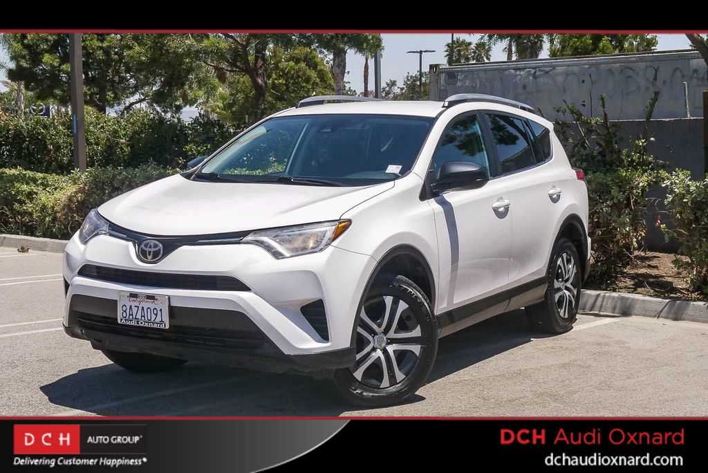 Super White 2018 Toyota RAV4 LE SUV / Crossover Front-Wheel Drive 6-Speed Automatic