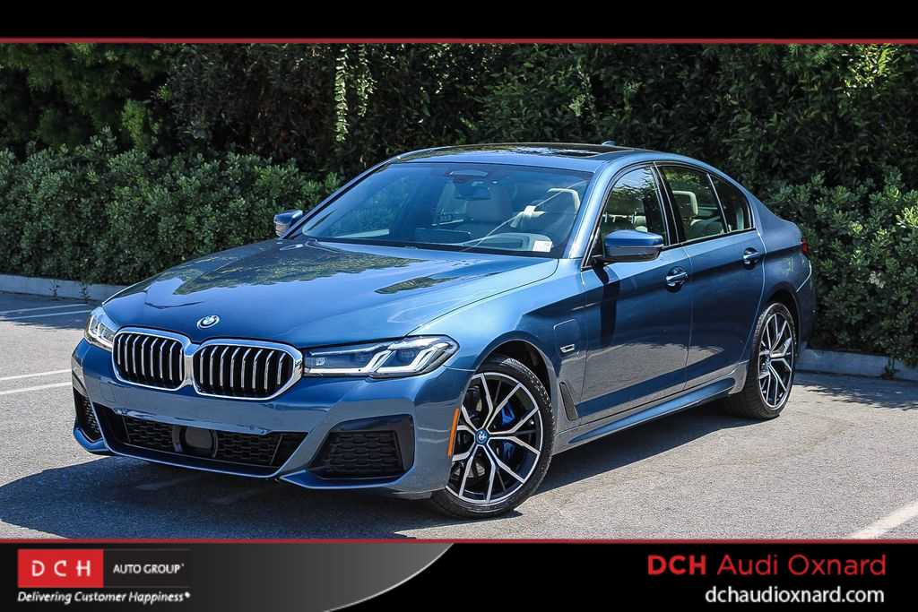 Arctic Race Blue Metallic 2023 BMW 5 Series 530e Hybrid Plug-in RWD Sedan Rear-Wheel Drive 8-Speed Automatic