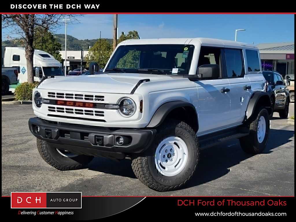 Oxford White 2026 Ford Bronco Heritage Edition 4-Door 4WD SUV / Crossover Four-Wheel Drive Automatic