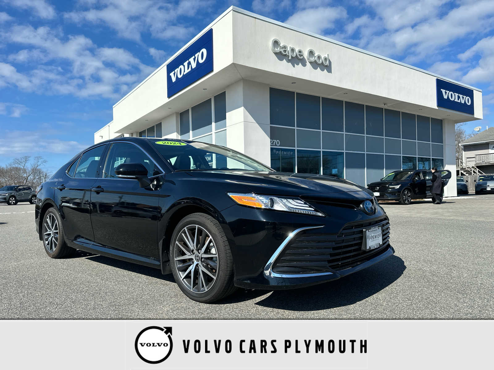 Midnight Black Metallic 2024 Toyota Camry Hybrid XLE FWD Sedan Front-Wheel Drive Continuously Variable Transmission