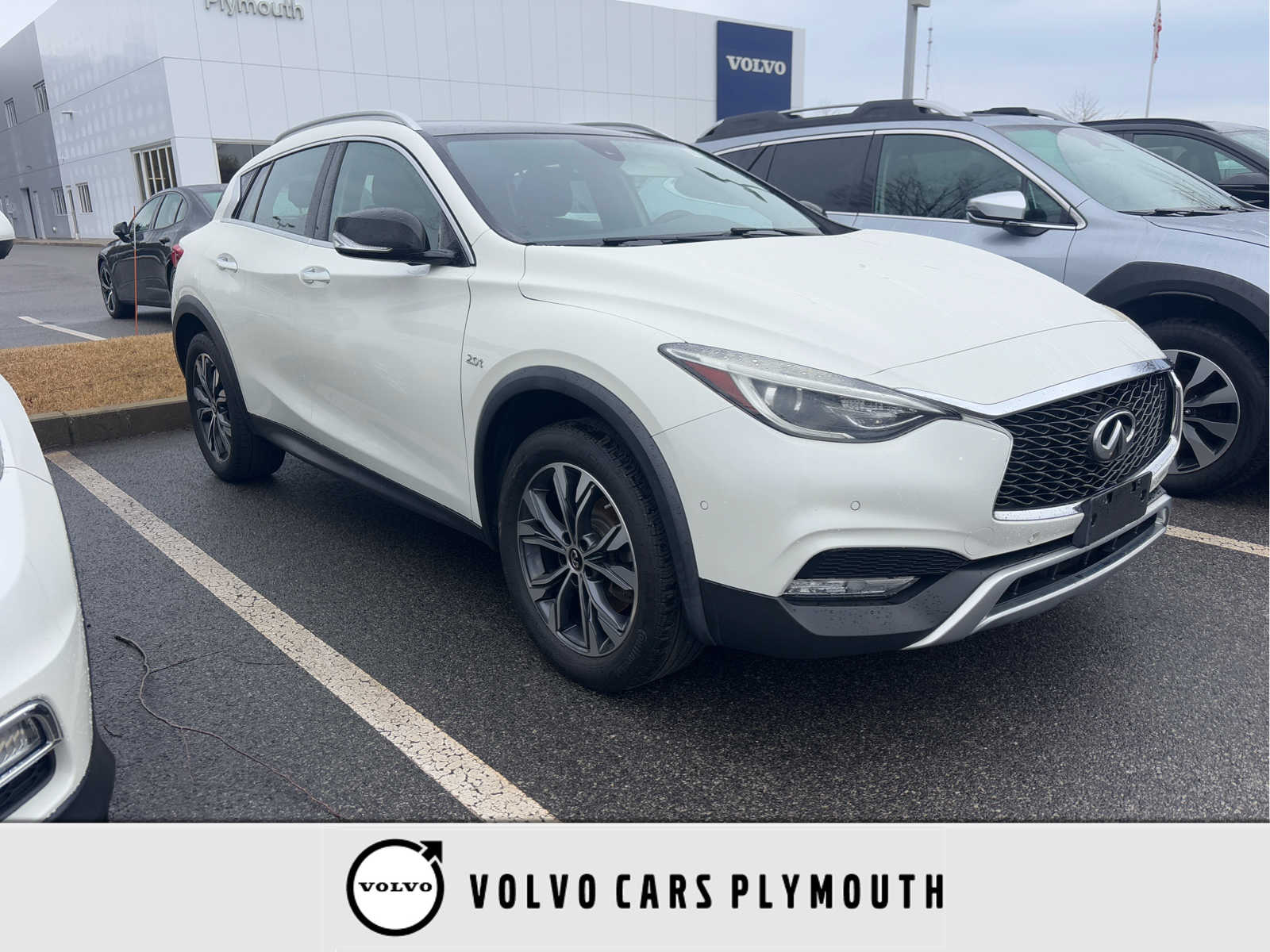 2017 INFINITI QX30 Premium AWD