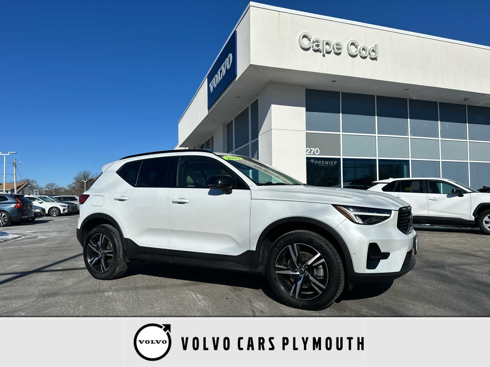 2023 Volvo XC40 B5 Plus Dark Theme AWD