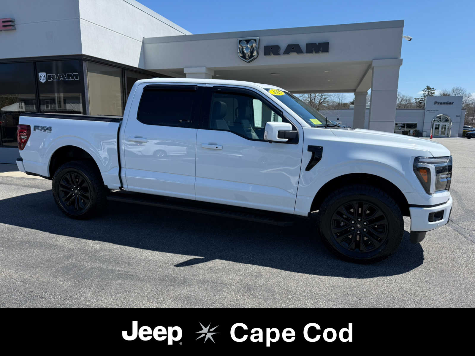 Oxford White 2025 Ford F-150 Lariat SuperCrew 4WD Pickup Truck Four-Wheel Drive Automatic