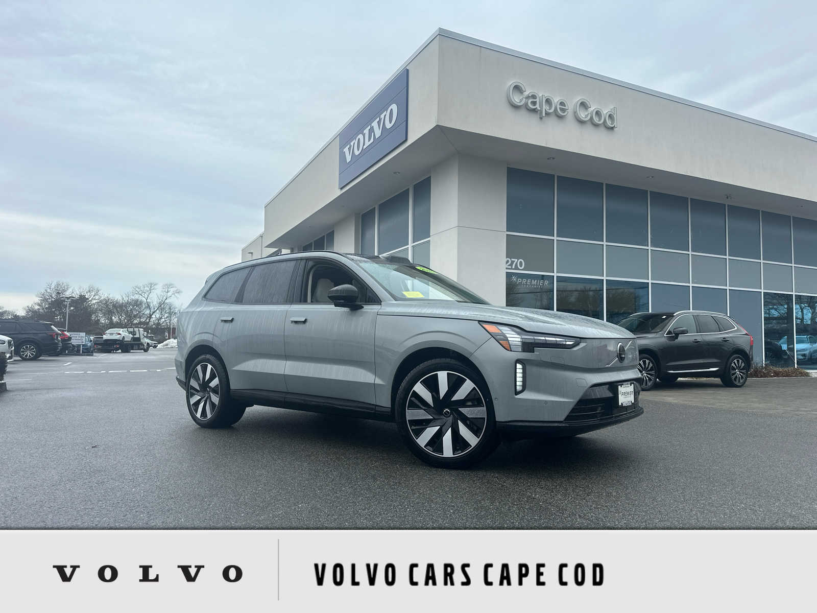 Gray (Vapour Grey Metallic) 2025 Volvo EX90 Twin Ultra 7-Passenger eAWD SUV / Crossover All-Wheel Drive 1-Speed Automatic