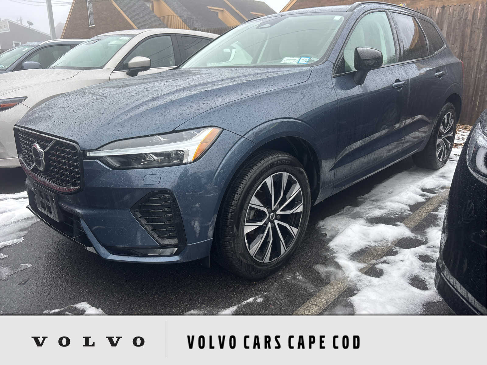 2024 Volvo XC60 B5 Core Dark Theme AWD