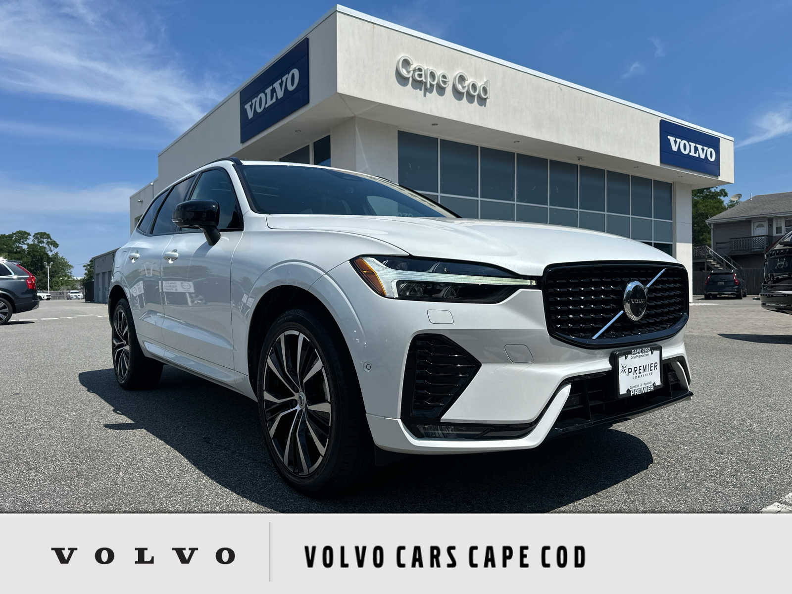 Crystal White Metallic 2023 Volvo XC60 SUV / Crossover All-Wheel Drive 8-Speed Automatic