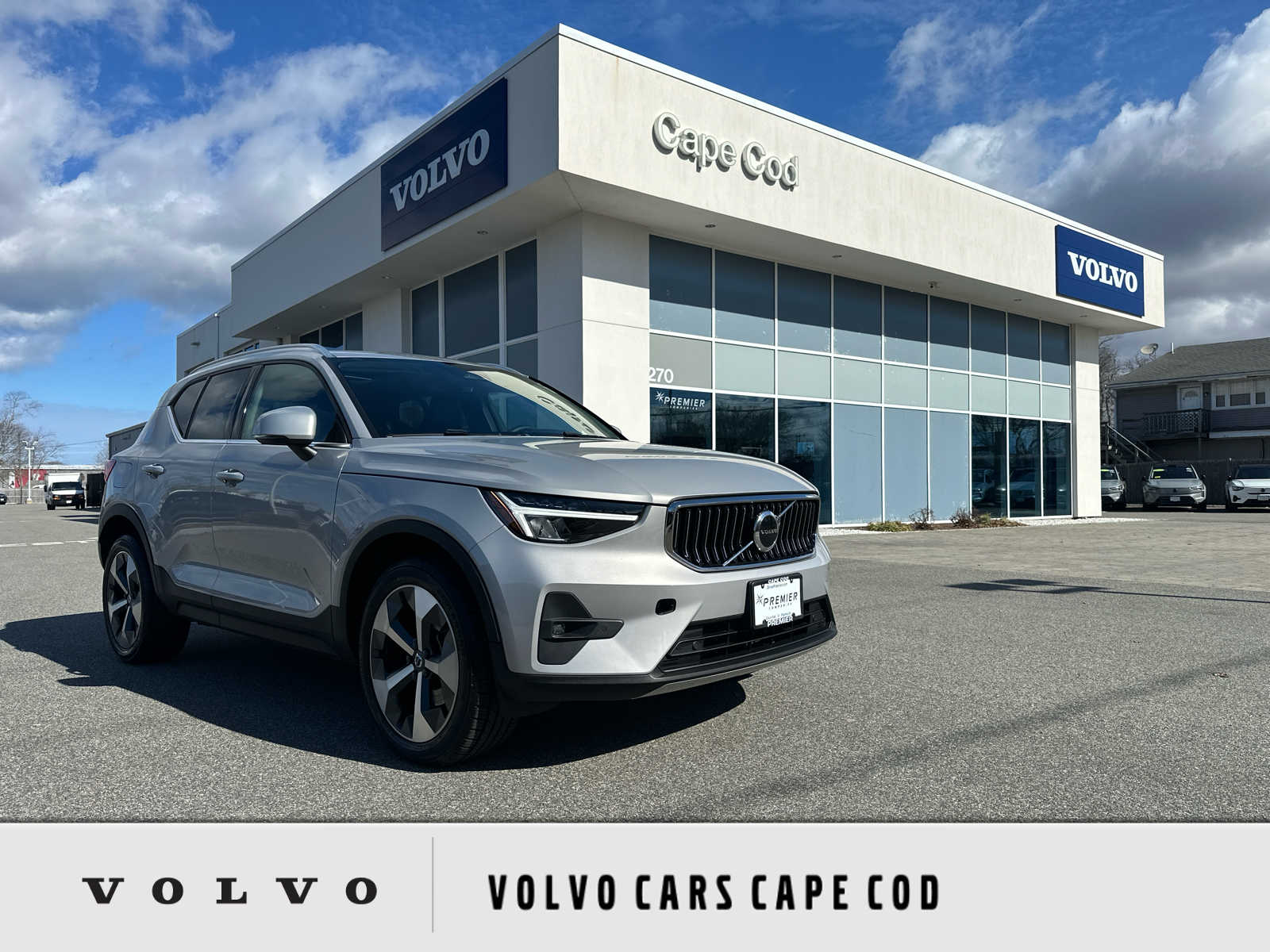 2023 Volvo XC40 B5 Plus Bright Theme AWD