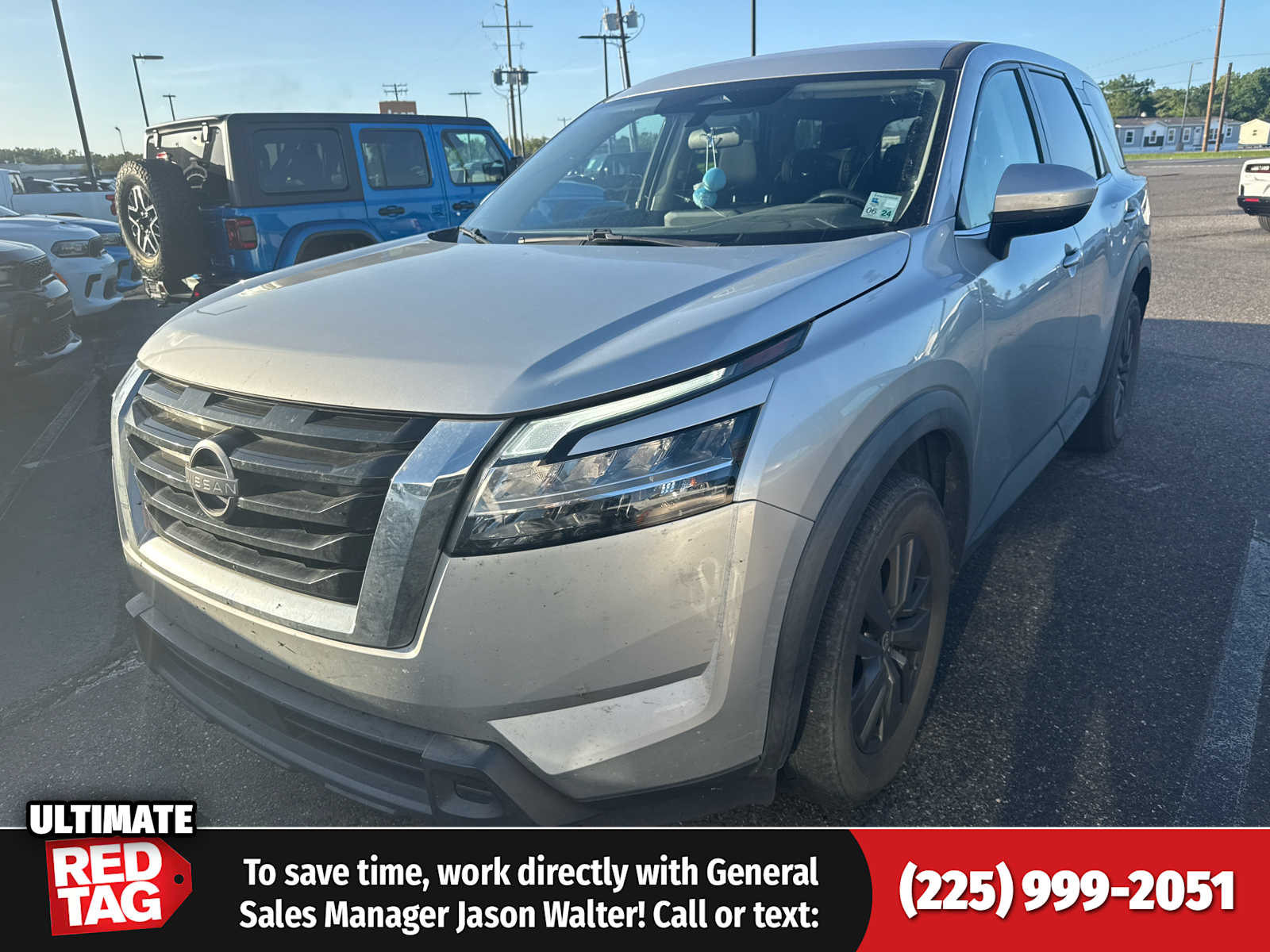 Brilliant Silver Metallic 2022 Nissan Pathfinder S FWD SUV / Crossover Front-Wheel Drive 9-Speed Automatic