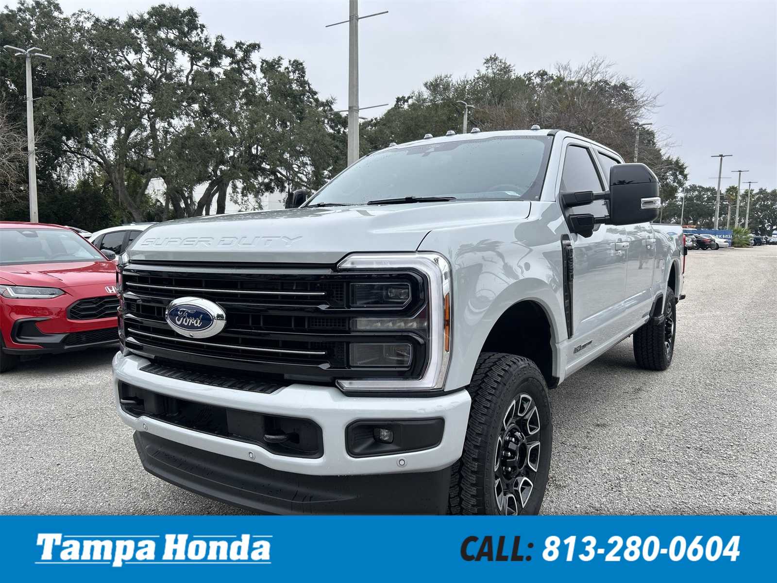 2025 Ford F-350 Super Duty Platinum's photo