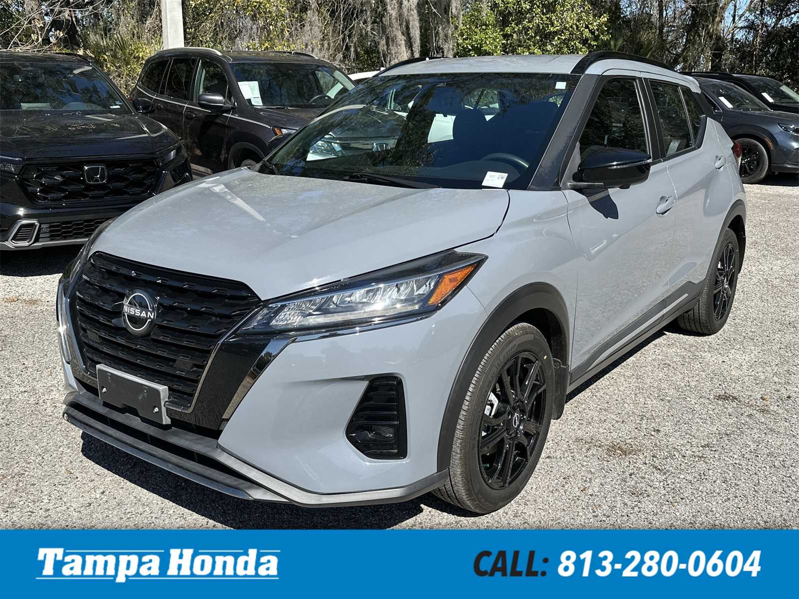 2022 Nissan Kicks SR