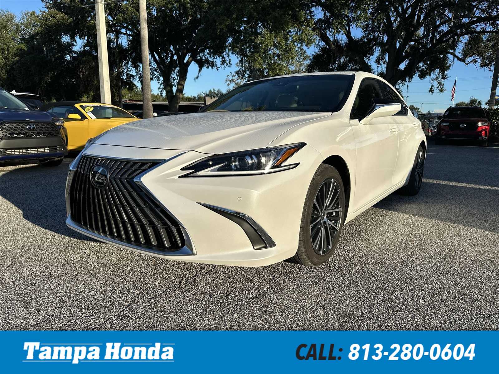 2024 Lexus ES 350's photo