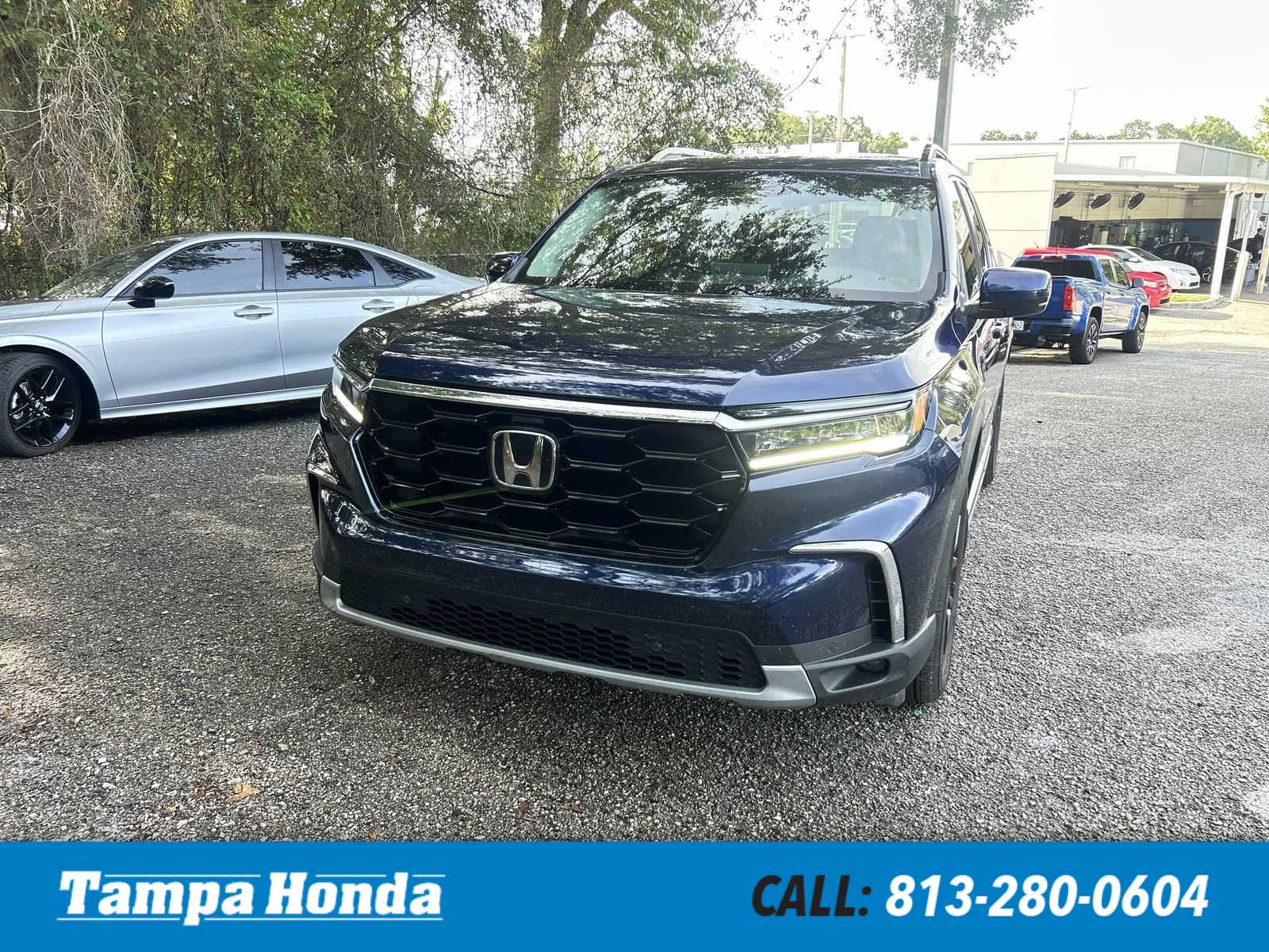 2025 Honda Pilot Touring 2WD's photo