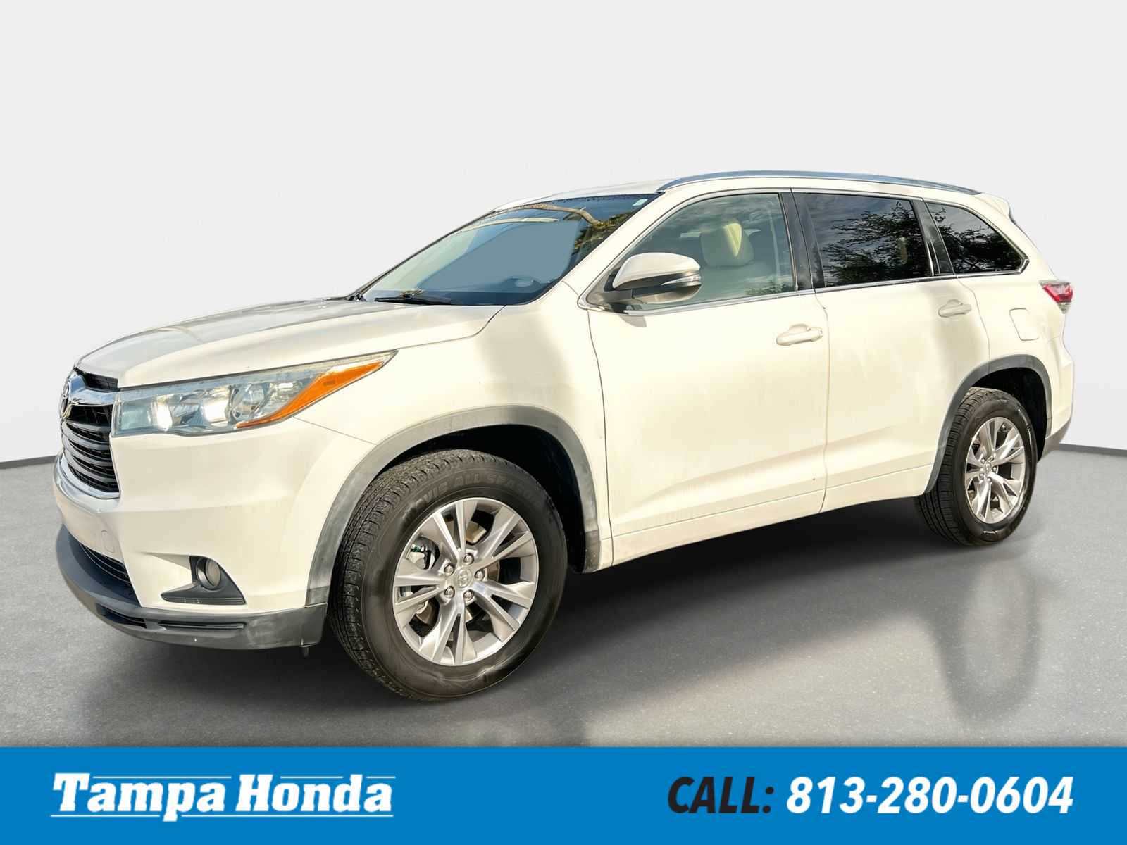 White (Blizzard Pearl) 2015 Toyota Highlander SUV / Crossover Front-Wheel Drive 6-Speed Automatic