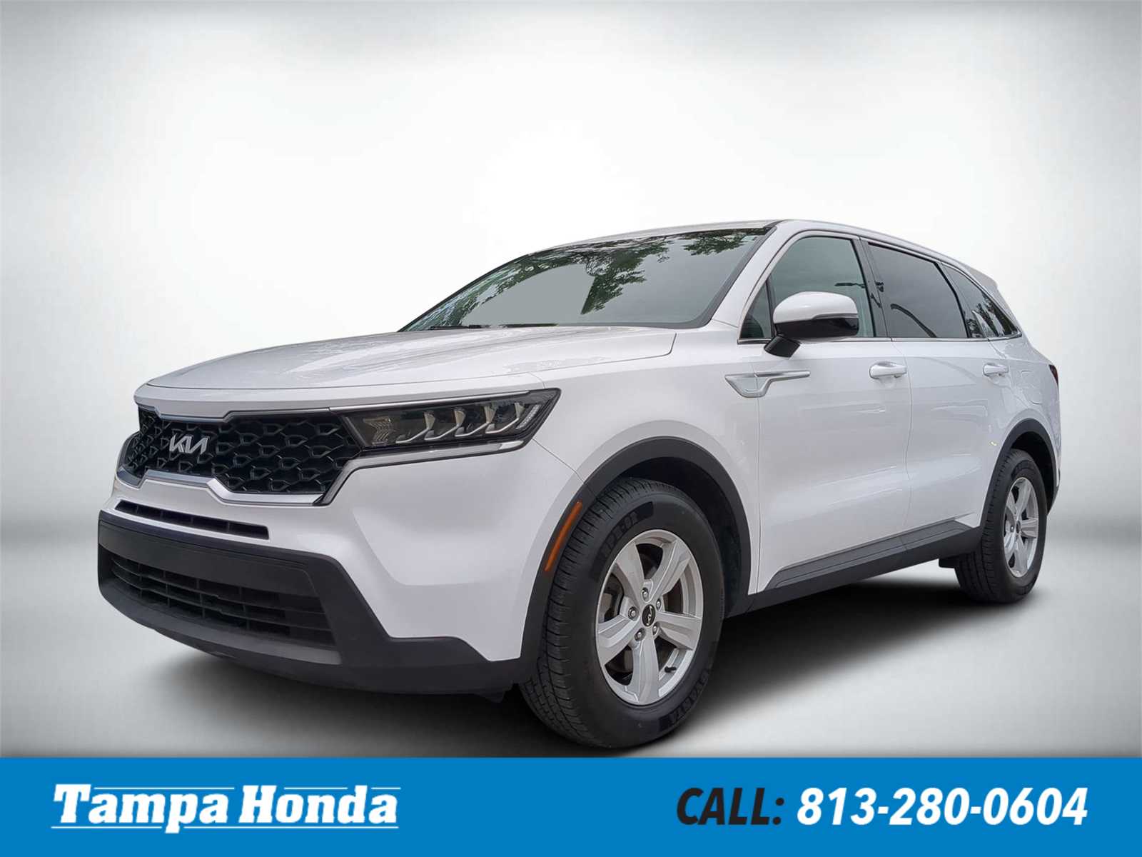 2022 Kia Sorento LX's photo