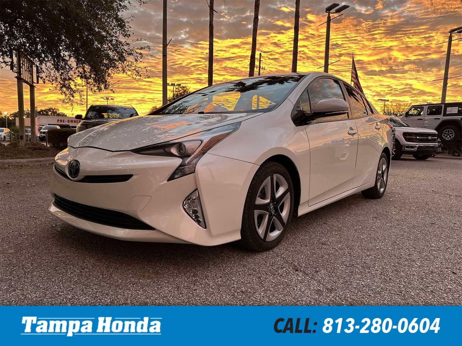 2016 Toyota Prius Four's photo