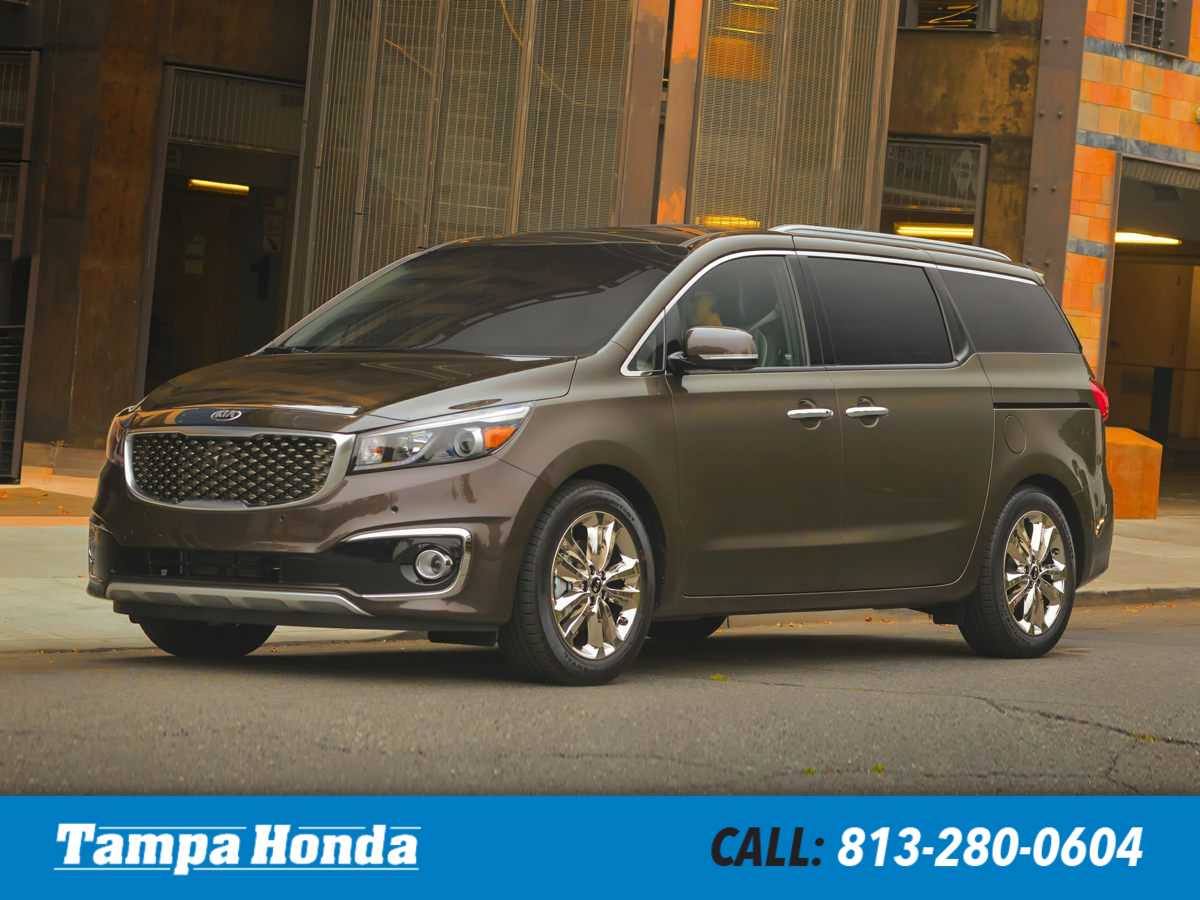 2016 Kia Sedona LX's photo