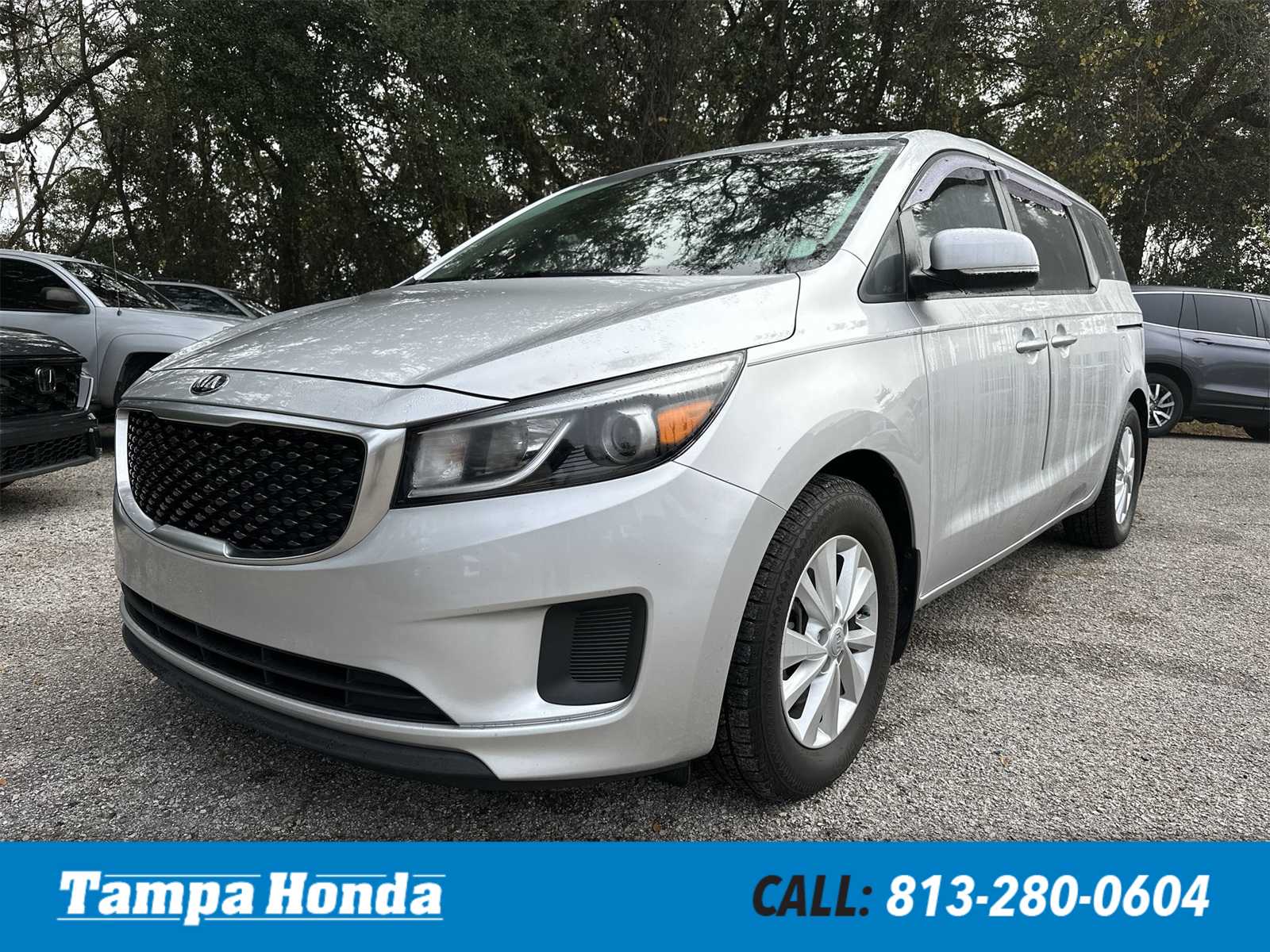 2016 Kia Sedona LX's photo