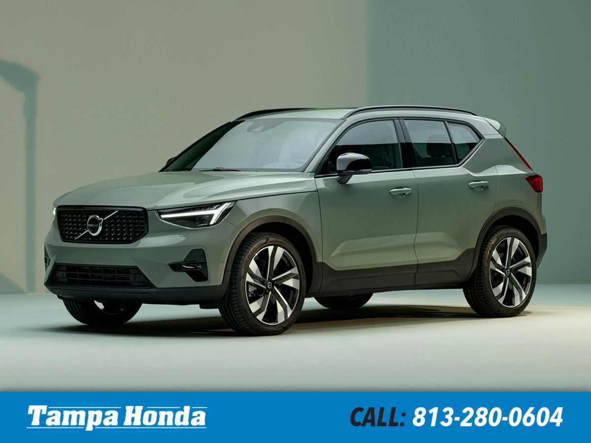 2024 Volvo XC40 Core