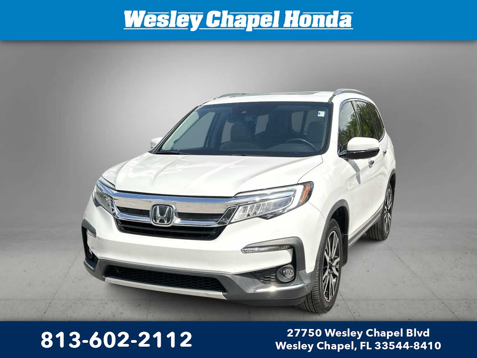 2022 Honda Pilot Touring FWD with Rear Captain's Chairs