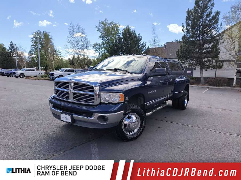 Patriot Blue Pearlcoat 2005 Dodge RAM 3500 SLT Quad Cab LB 4WD Pickup Truck Four-Wheel Drive Automatic