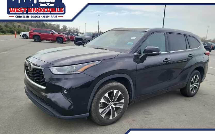 Midnight Black Metallic 2021 Toyota Highlander XLE FWD SUV / Crossover Front-Wheel Drive 8-Speed Automatic
