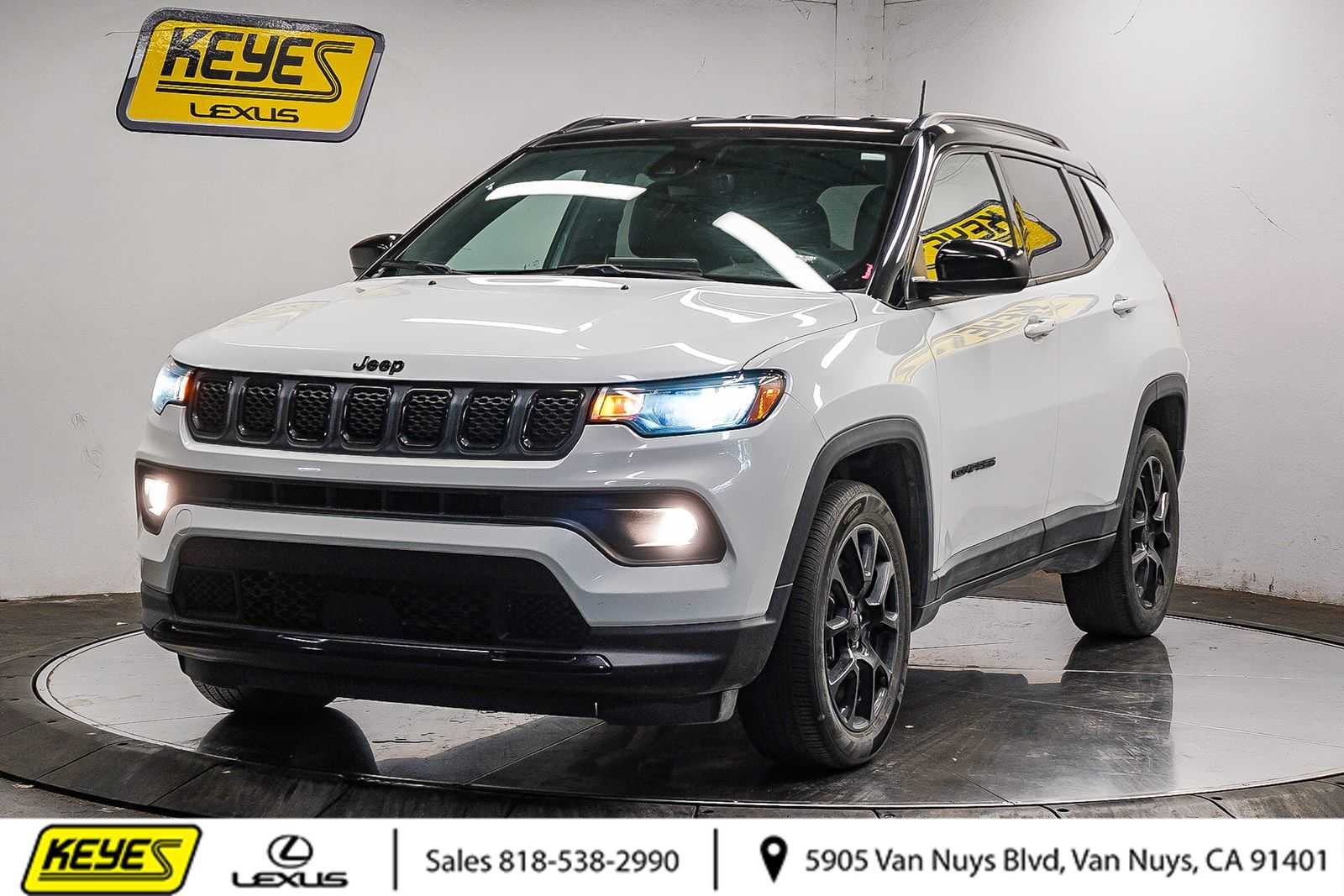 Bright White Clearcoat 2023 Jeep Compass Altitude 4WD SUV / Crossover Four-Wheel Drive 8-Speed Automatic