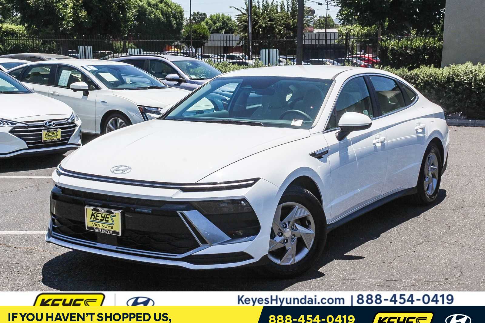 Serenity White 2025 Hyundai Sonata Sedan Front-Wheel Drive 8-Speed Automatic