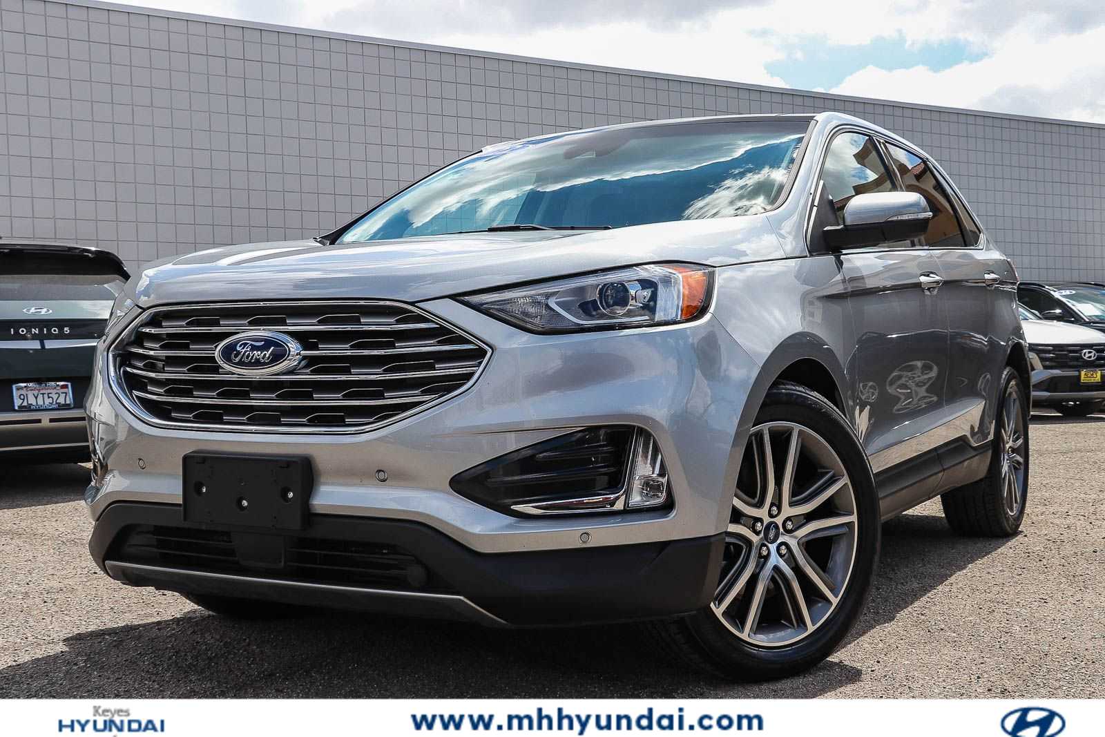 Iconic Silver Metallic 2022 Ford Edge Titanium AWD SUV / Crossover All-Wheel Drive 8-Speed Automatic