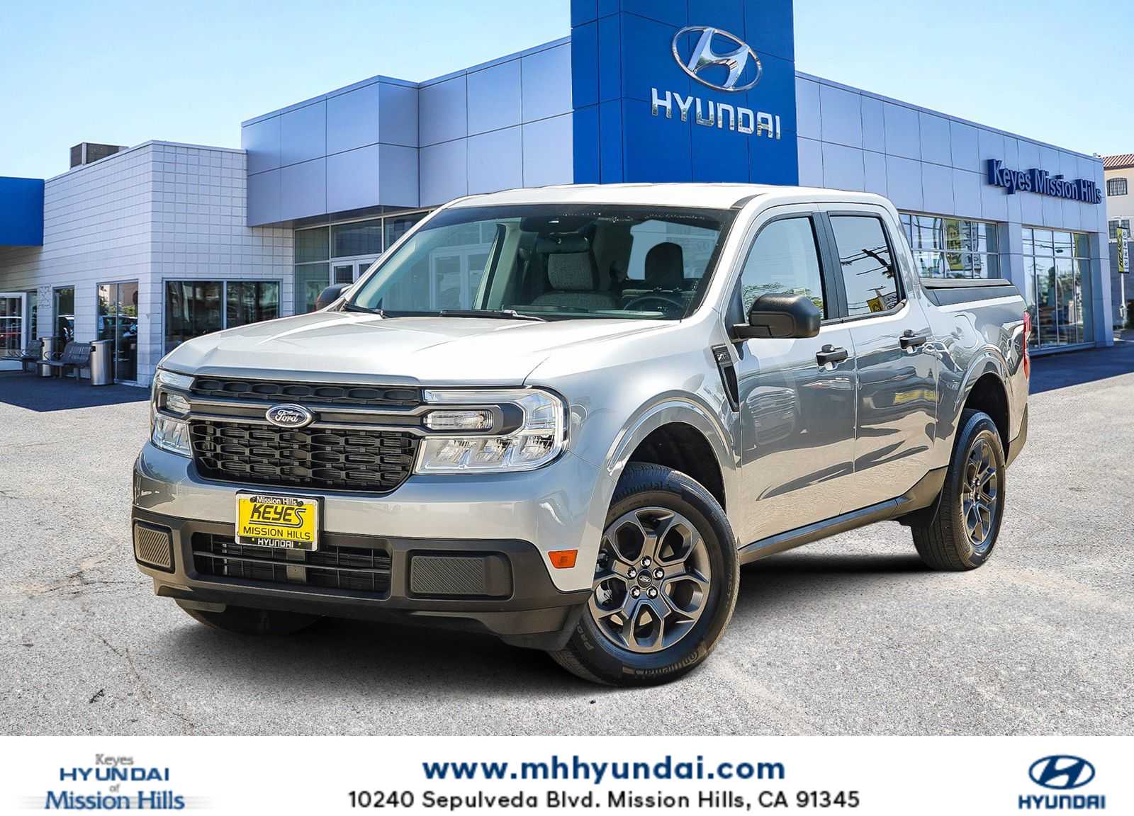 Iconic Silver Metallic 2024 Ford Maverick XLT SuperCrew FWD Pickup Truck Front-Wheel Drive Automatic